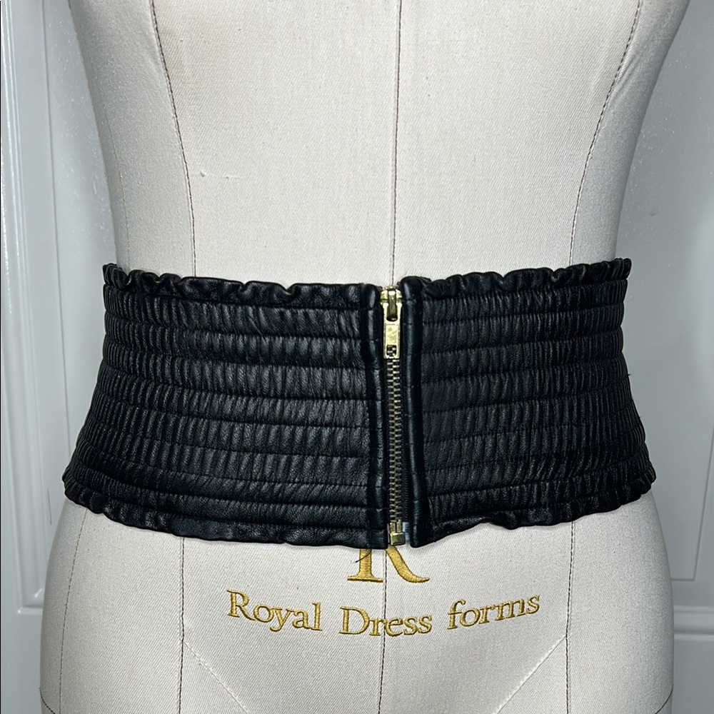 Vintage Elizabeth Gillett NYC rouched leather belt